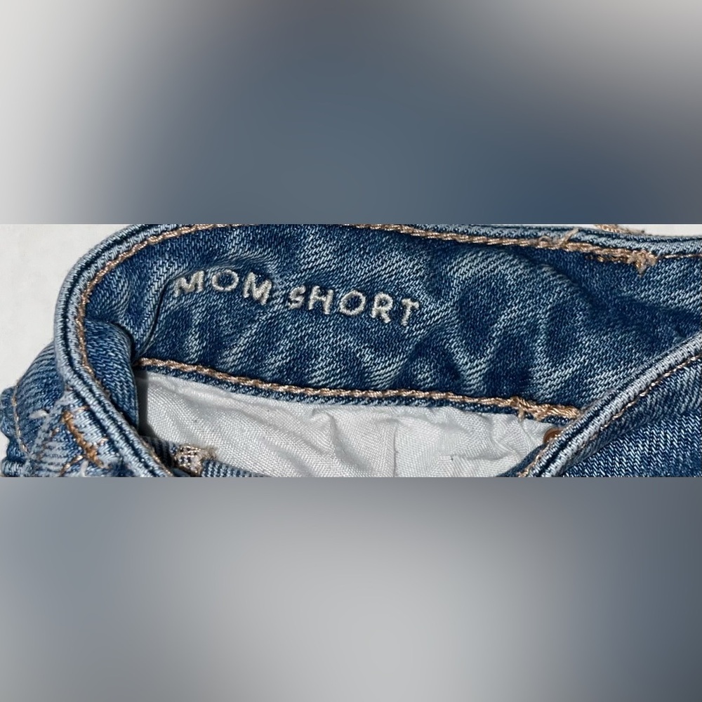 American Eagle MOM SHORT denim jean shorts distressed modesty Size 6 - Picture 3 of 4